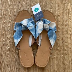 Universal Thread Blue Tie-Dye Sandals